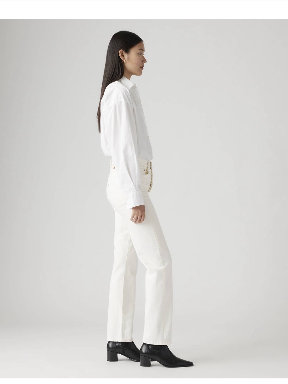 Levi’s Wedgie Straight Ankle Jeans in White - Picture 7 of 10